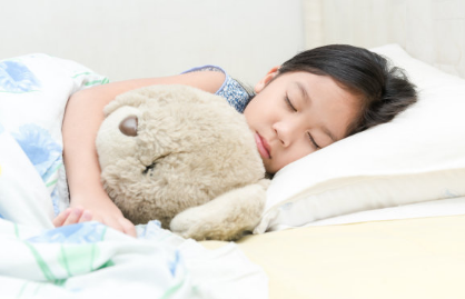 孩子哪些表现表示该分床睡了 孩子需要分床睡的情况