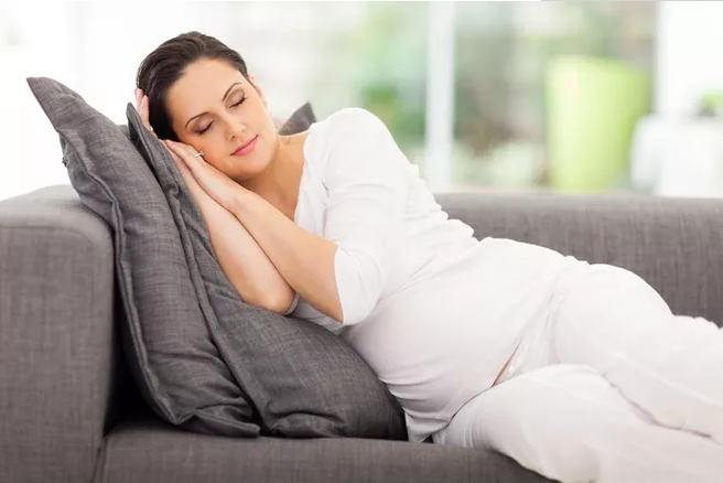 孕期翻来覆去睡不着对胎儿有影响吗 准妈妈怎么睡才能睡得香