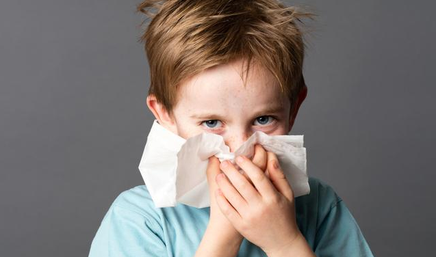 为什么春天过敏性鼻炎容易复发 如何区分过敏性鼻炎和感冒