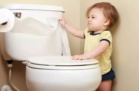 宝宝憋尿有哪些危害 孩子憋尿的几大危害