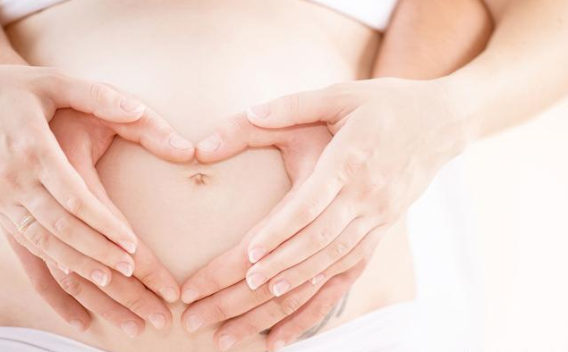 孕期肚脐眼凹凸生男生女有依据吗 孕妈肚脐眼的凹凸情况反映胎儿健康状况