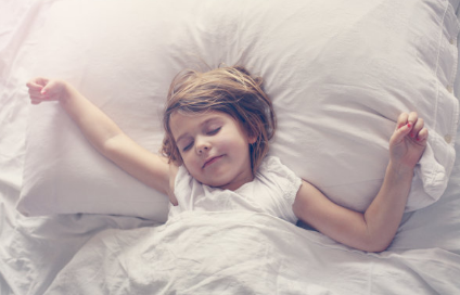 孩子睡觉爱踢被子不只是因为热  孩子爱踢被子是怎么回事