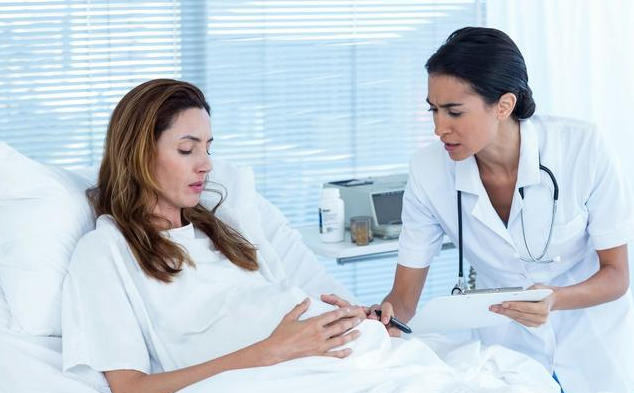 孕中期每天出现七八次宫缩正常吗 孕中期出现宫缩怎么办