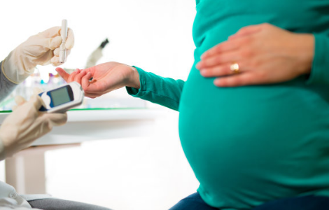 孕妈在孕期这些表现可能是糖尿病 妊娠糖尿病会影响胎儿的发育吗