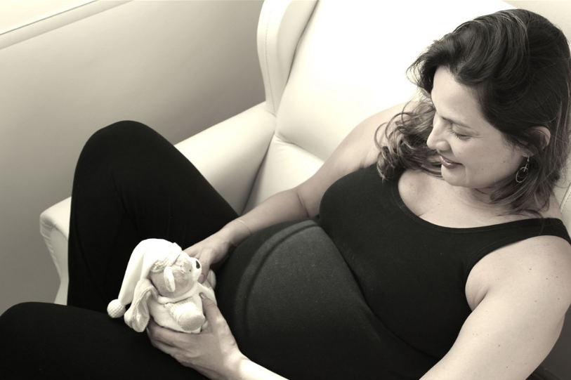 孕期便秘吃什么通便快 用什么方法缓解怀孕便秘比较有效