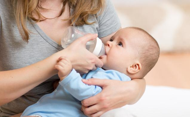 宝宝不吃母乳是厌奶期吗 宝宝不吃母乳是什么原因