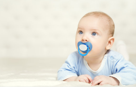 林志颖给孩子用安抚奶嘴被围攻 宝宝用安抚奶嘴会导致龅牙吗