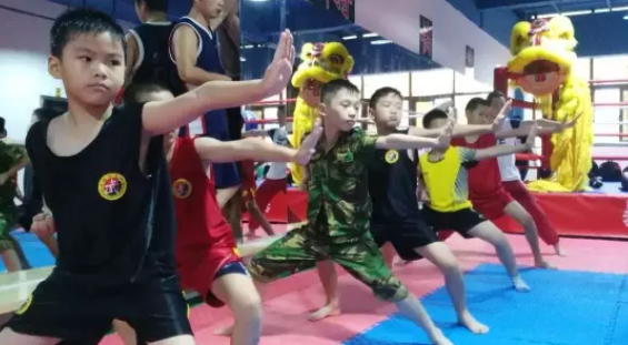 孩子学跆拳道还是武术 孩子学跆拳道和武术哪个更实用