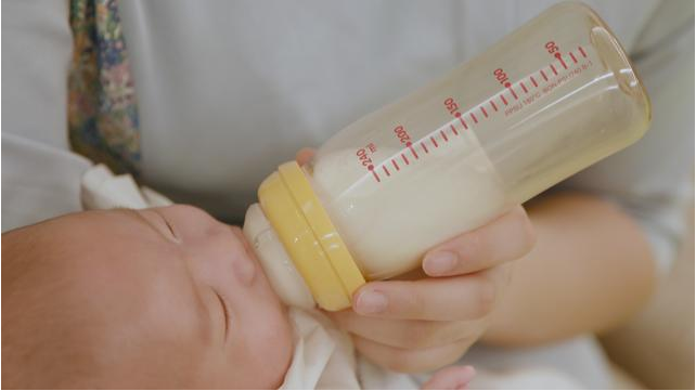宝宝能喝别人的母乳吗 网购母乳有什么风险