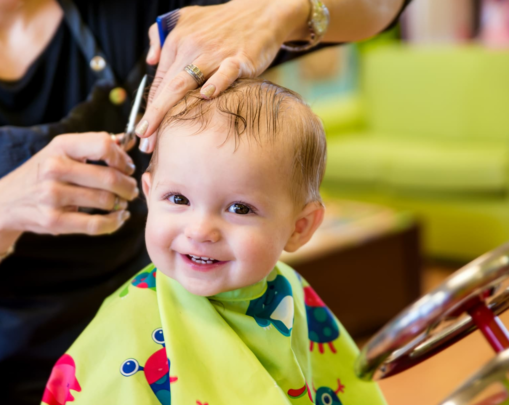 孩子的头发特别的少是什么原因 是缺维生素导致的头秃吗