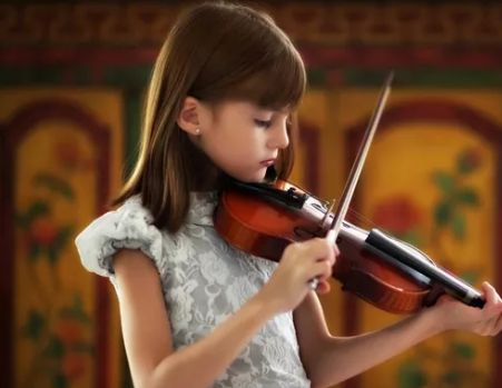 学习|女孩男孩学小提琴年龄不一样 孩子学小提琴的最佳年龄