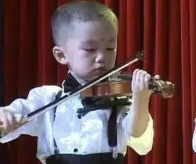 孩子学小提琴怎么坚持 家长督促孩子练小提琴方法