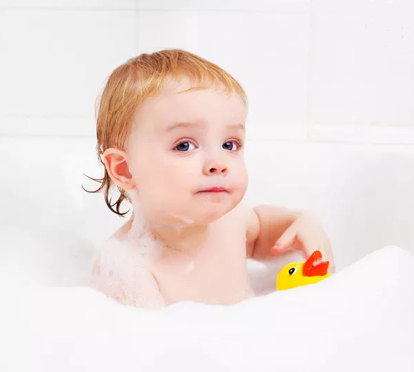 宝宝一洗澡就哭不停是什么原因 怎么才能让宝宝爱上洗澡