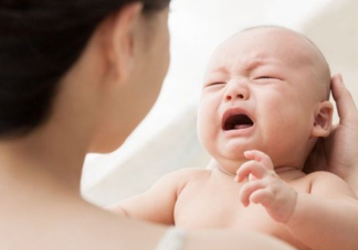 宝宝牛奶过敏有哪些症状 牛奶蛋白过敏的症状