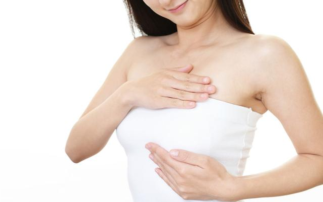 女性按摩胸部的好处有哪些 女性按摩胸部的方法