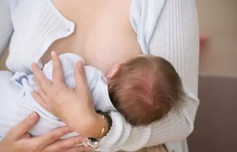 哺乳期锻炼会让母乳变酸吗 母乳变酸了宝宝还能吃吗
