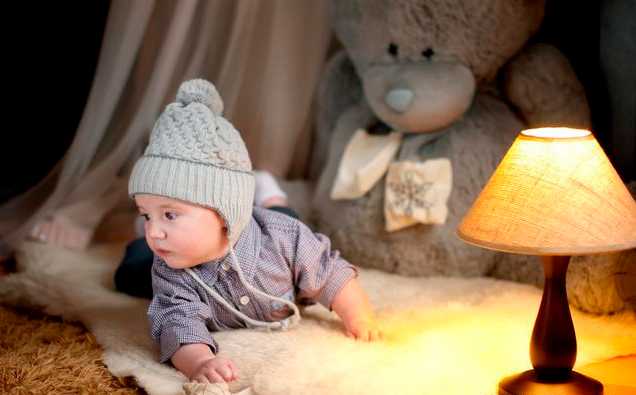整夜开小夜灯对宝宝的危害 如何正确使用小夜灯
