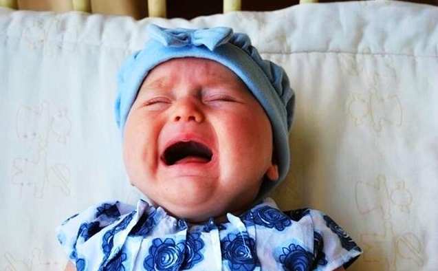 刚出生的宝宝为什么都会哭 宝宝不哭有什么问题