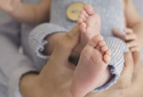 婴儿排气操多大开始做 新生儿做排气操的时间