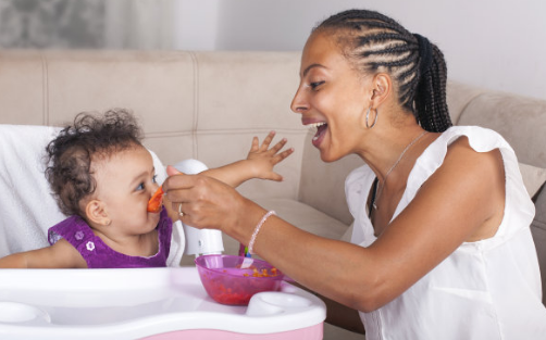 宝宝多大可以吃大人的饭菜 如何锻炼宝宝的咀嚼能力