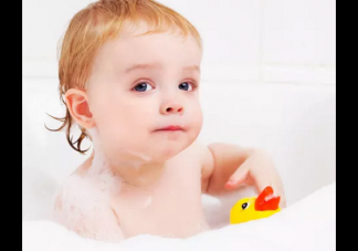 宝宝用的洗澡鸭竟然有这么多细菌 洗澡鸭该怎么清洗
