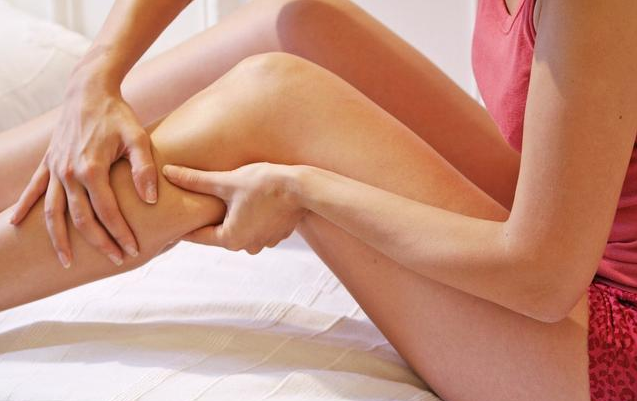 孕妇腿抽筋就是缺钙吗 孕妇频繁腿抽筋难受怎么缓解