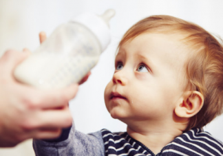 宝宝误食干燥剂了最好的方法是什么 误食干燥剂赶紧这样处理