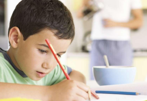 孩子厌恶写作业怎么办 厌恶学习的解决办法