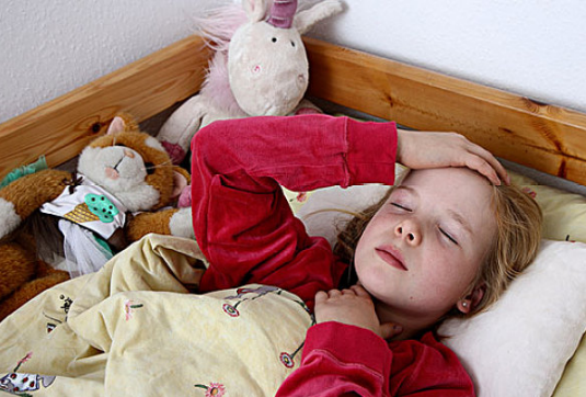 孩子急性扁桃体炎怎么办 急性扁桃体炎治疗办法