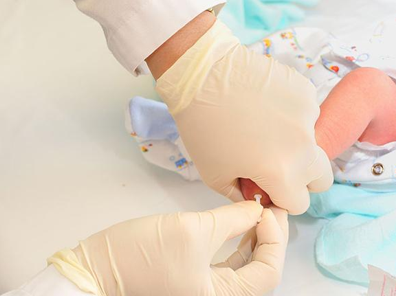 新生儿足跟血什么时候采集 足跟血是检查什么的