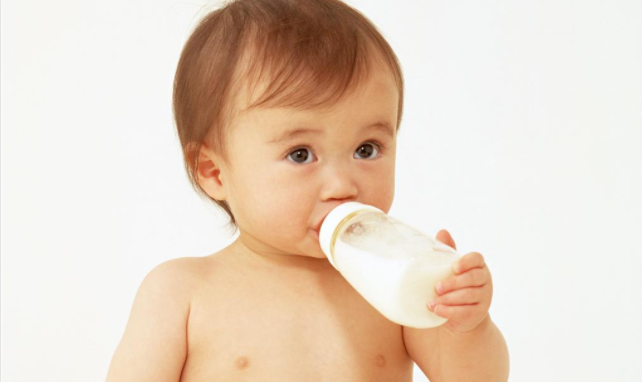 如何给孩子选择适合的婴幼儿配方奶粉 婴幼儿配方奶粉选择