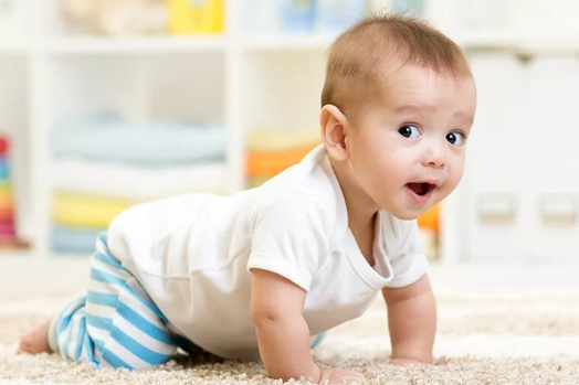一岁宝宝怎么选择纸尿裤 棉质型和干爽型纸尿裤怎么选择