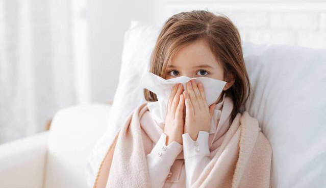 小孩喉咙痒咳嗽怎么护理 小孩喉咙痒咳嗽原因