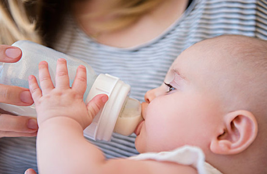 宝宝免疫力低喝什么奶粉好 什么牌子奶粉乳铁蛋白含量高