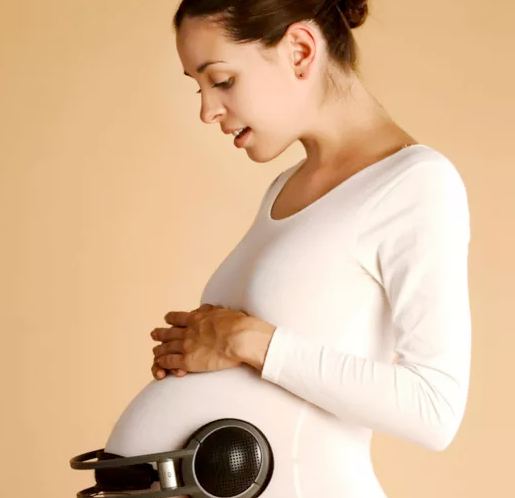 孕妇平躺胎儿容易缺氧吗 胎儿缺氧孕妇会有什么反应