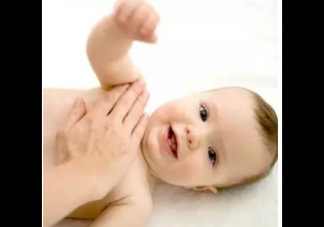 宝宝肚子总爱胀气是怎么回事 宝宝肚子胀气怎么办