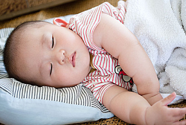 睡眠时间长不等于睡眠质量好 怎么判断宝宝休息好了