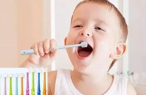 宝宝牙齿变黑是缺钙吗 宝宝牙齿长黑斑怎么预防