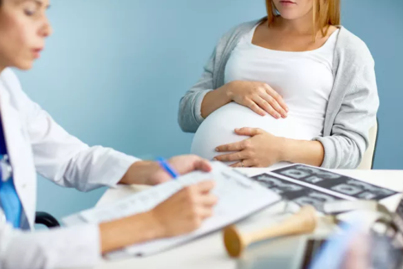 怀孕后多久会做第一次产检 产检每周都要去吗