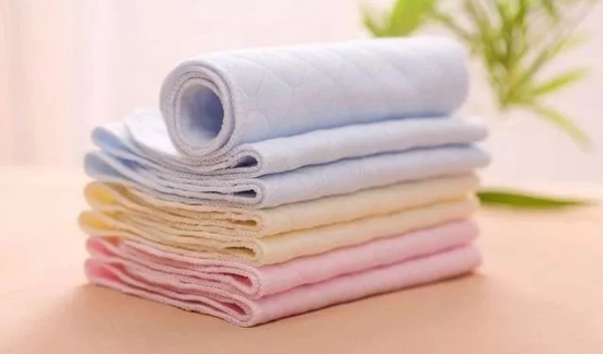 给宝宝选择什么样的尿布比较好 宝宝用尿布有什么好处