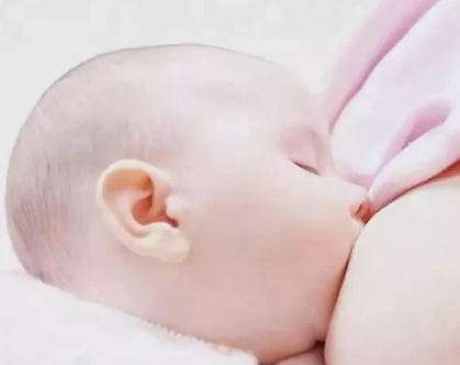 哺乳期奶结块是怎么回事 哺乳期奶结块怎么疏通