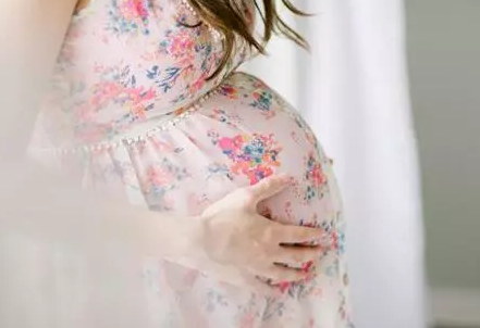 孕期肚子越来越小是怎么回事 怀孕肚子变小是流产了吗