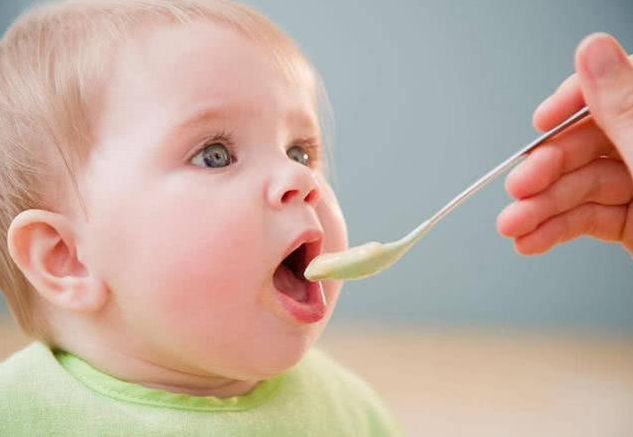 宝宝第一口辅食可以吃蛋黄吗 宝宝辅食食材添加顺序