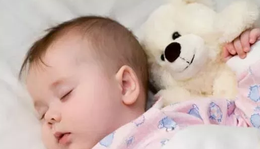 三个月的宝宝睡觉睡的晚是正常的吗 宝宝晚睡会有什么危害