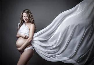 怀孕八个月就有奶了是正常的吗 孕期分泌乳汁要不要看医生