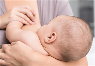 哺乳期乳头皲裂怎么喂奶 乳头皲裂护理方法