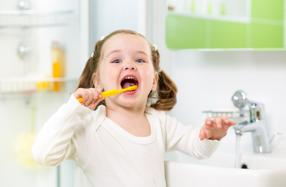 孩子|宝宝口腔护理重点关注哪些地方 如何有效的护理宝宝的牙齿