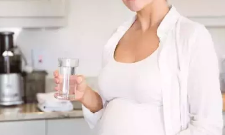 孕妇肚子总胀气怎么回事 孕妇肚子胀气吃什么缓解
