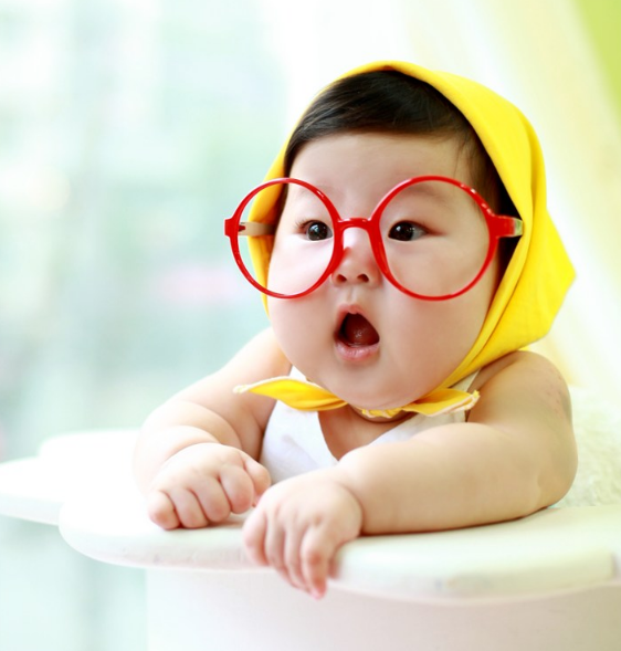 自己和老公近视会遗传吗 宝宝视力问题需要关注哪方面