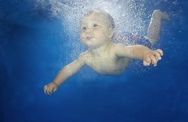 孩子几岁学游泳比较好 孩子怕水怎么学游泳